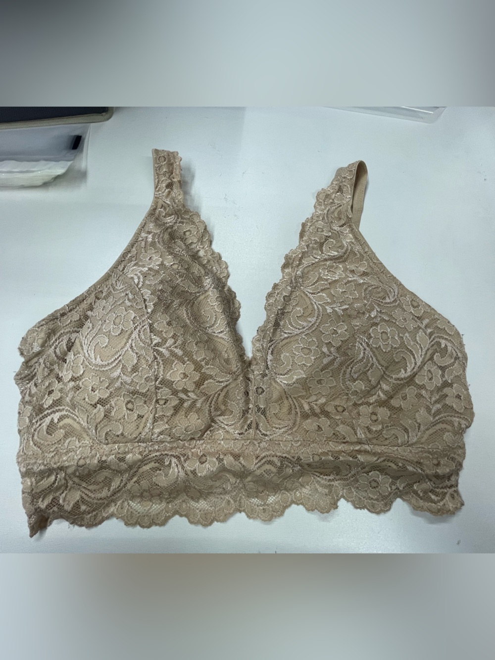smart & sexy Nude Lace‎ Bralette with Scalloped Edge